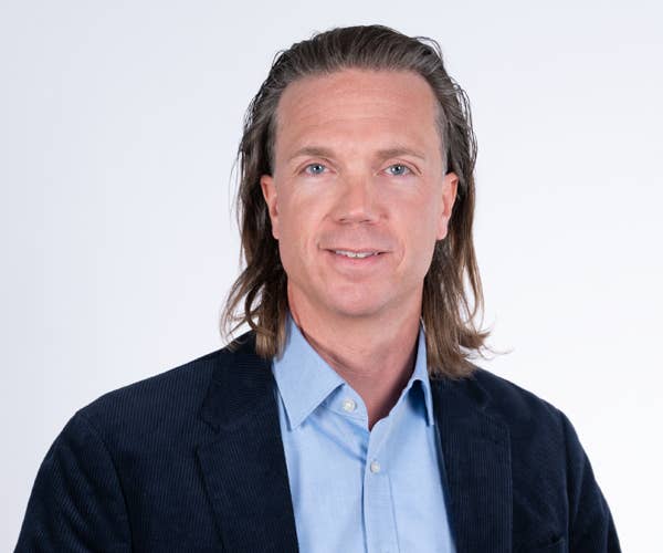 Kevin Beele, Product portfolio management Gas density monitoring instruments