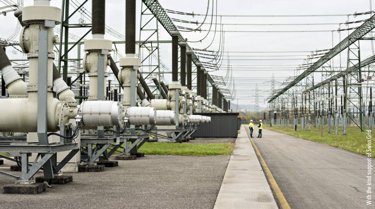 Gas-insulated switchgear: Gas density sensors can be used either directly or combined with gas density monitors, the so-called hybrid gas density monitors. Photo: With the kind support of Swiss Grid